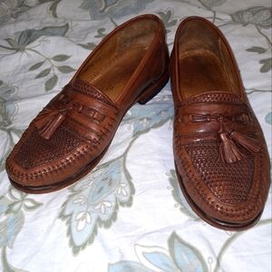 A pair of Sandro comfortwalk men's Delta leather loafers in a size 10M.